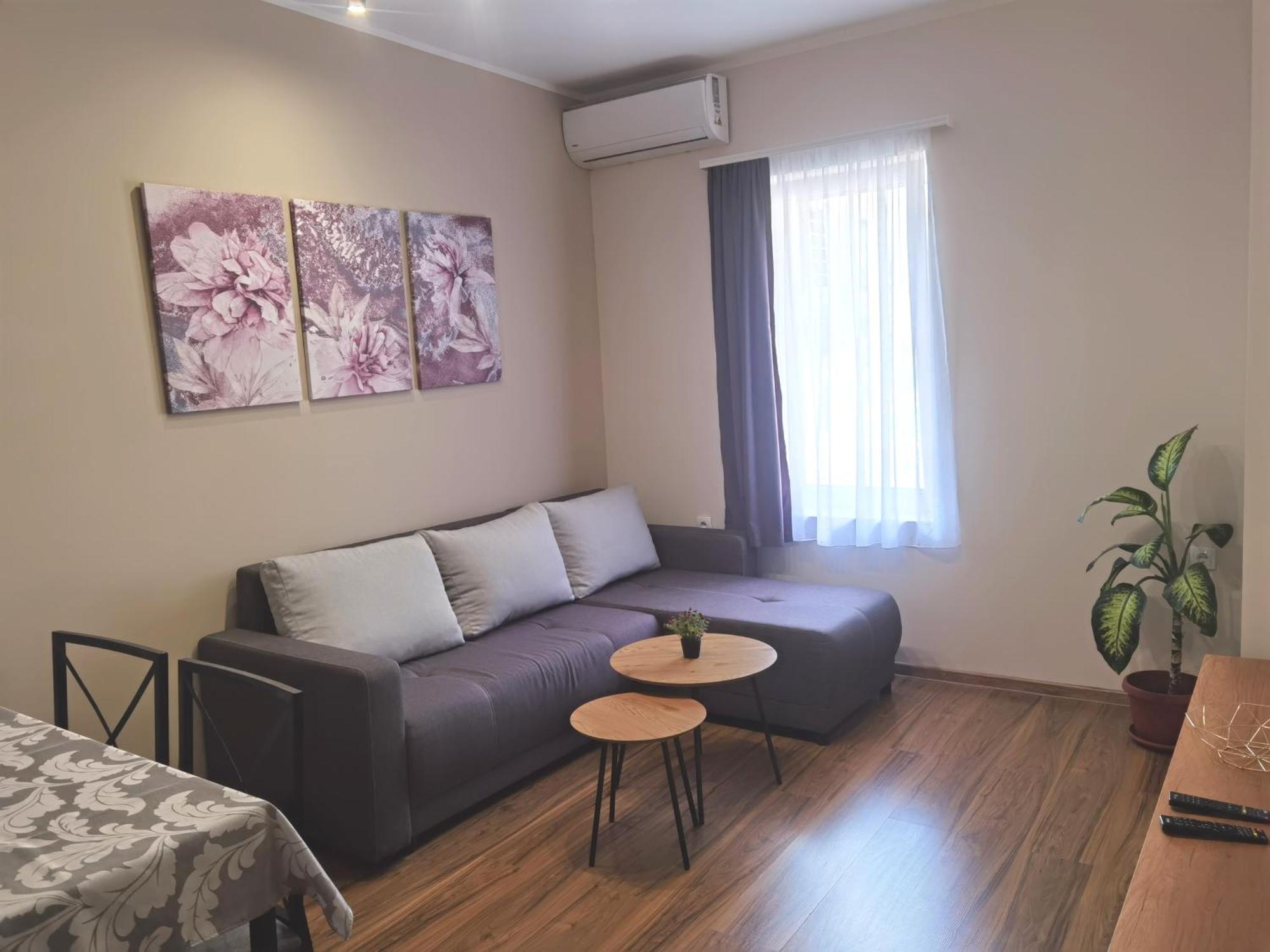 Stefan Center * Belgrad